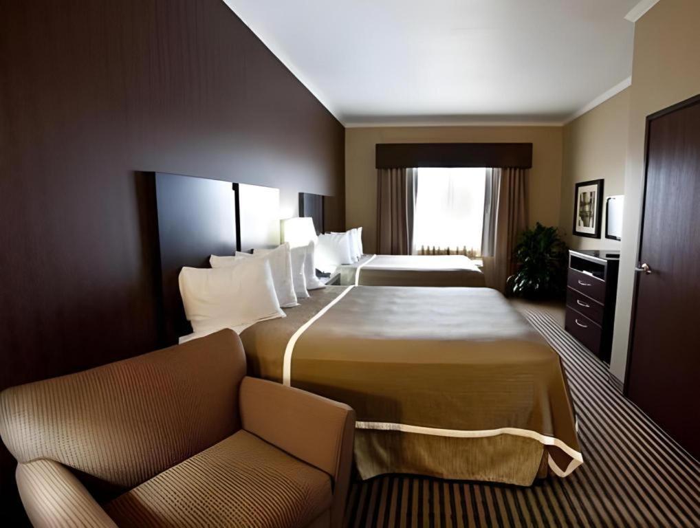 Best Western Plus Olathe Hotel Exterior photo