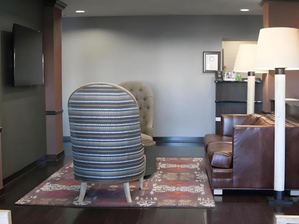 Best Western Plus Olathe Hotel Exterior photo